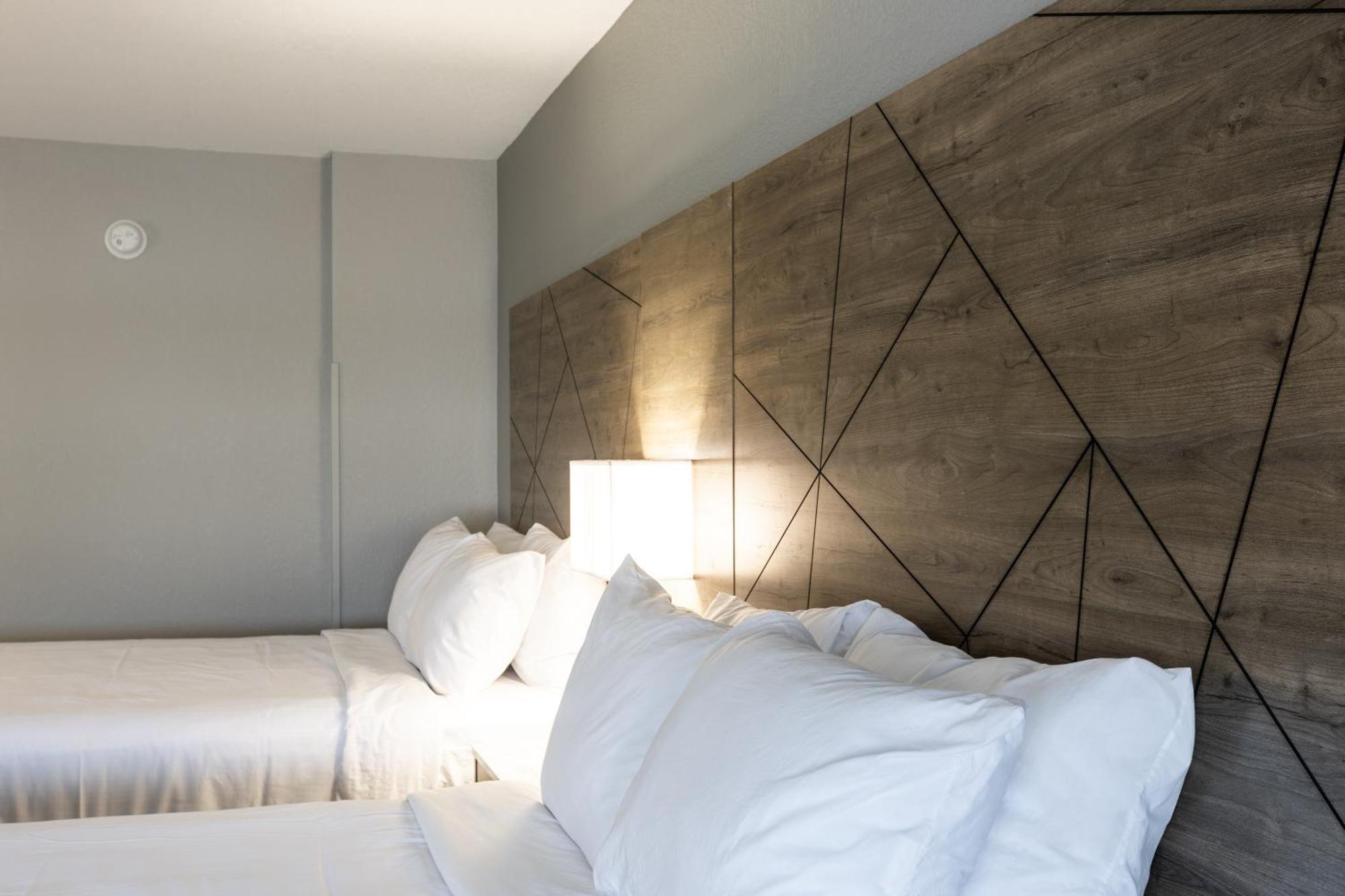 Rodeway Inn & Suites Near Outlet Mall - Asheville Eksteriør billede