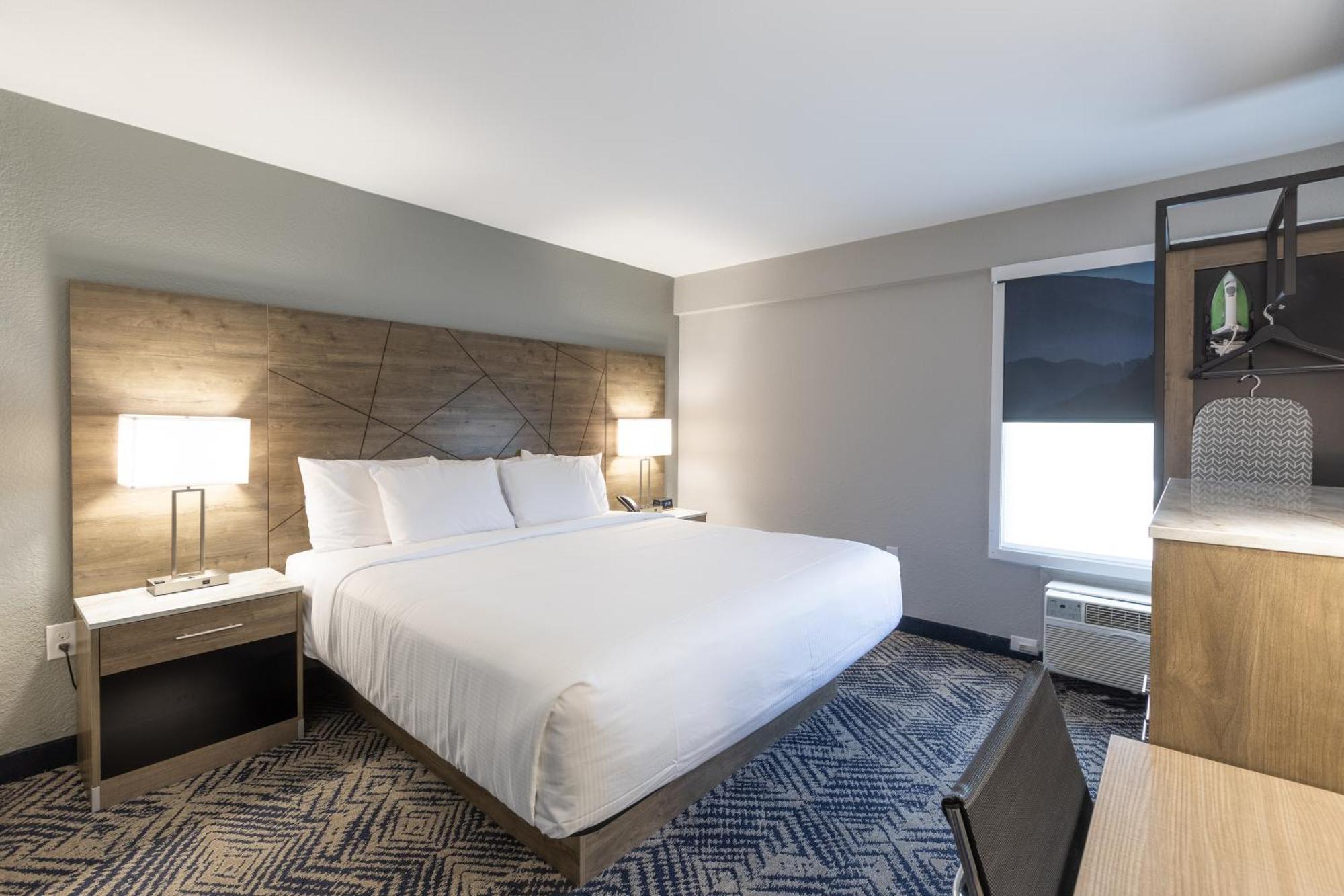 Rodeway Inn & Suites Near Outlet Mall - Asheville Eksteriør billede