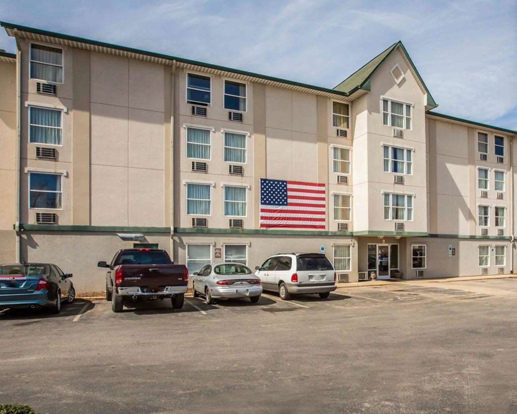 Rodeway Inn & Suites Near Outlet Mall - Asheville Eksteriør billede