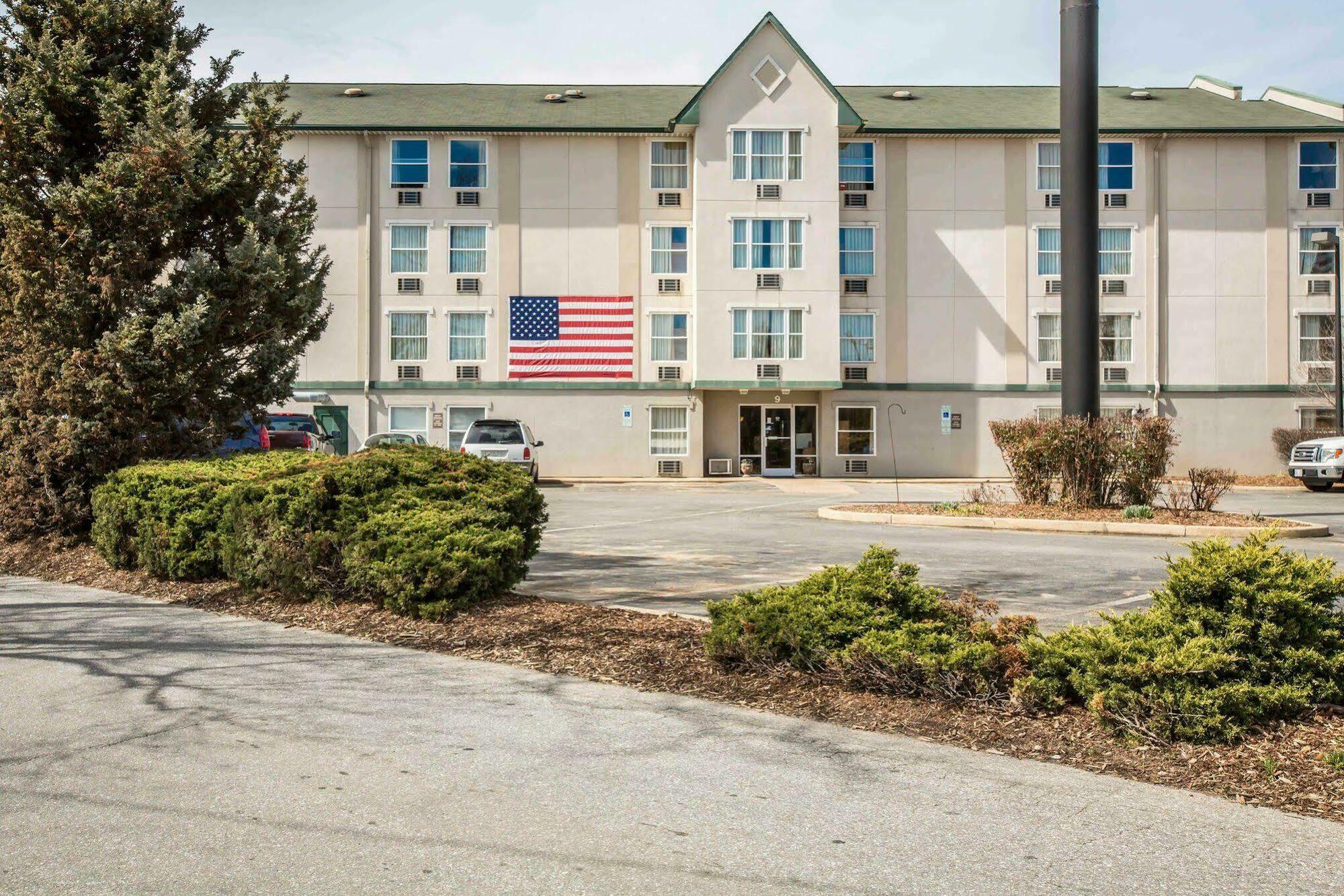 Rodeway Inn & Suites Near Outlet Mall - Asheville Eksteriør billede